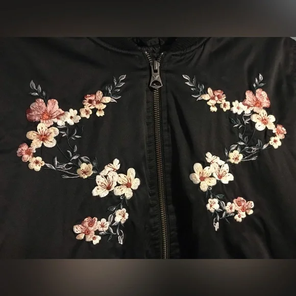 AEO- Womens Floral Embroidered Black Bomber Jacket - Picture 4 of 9